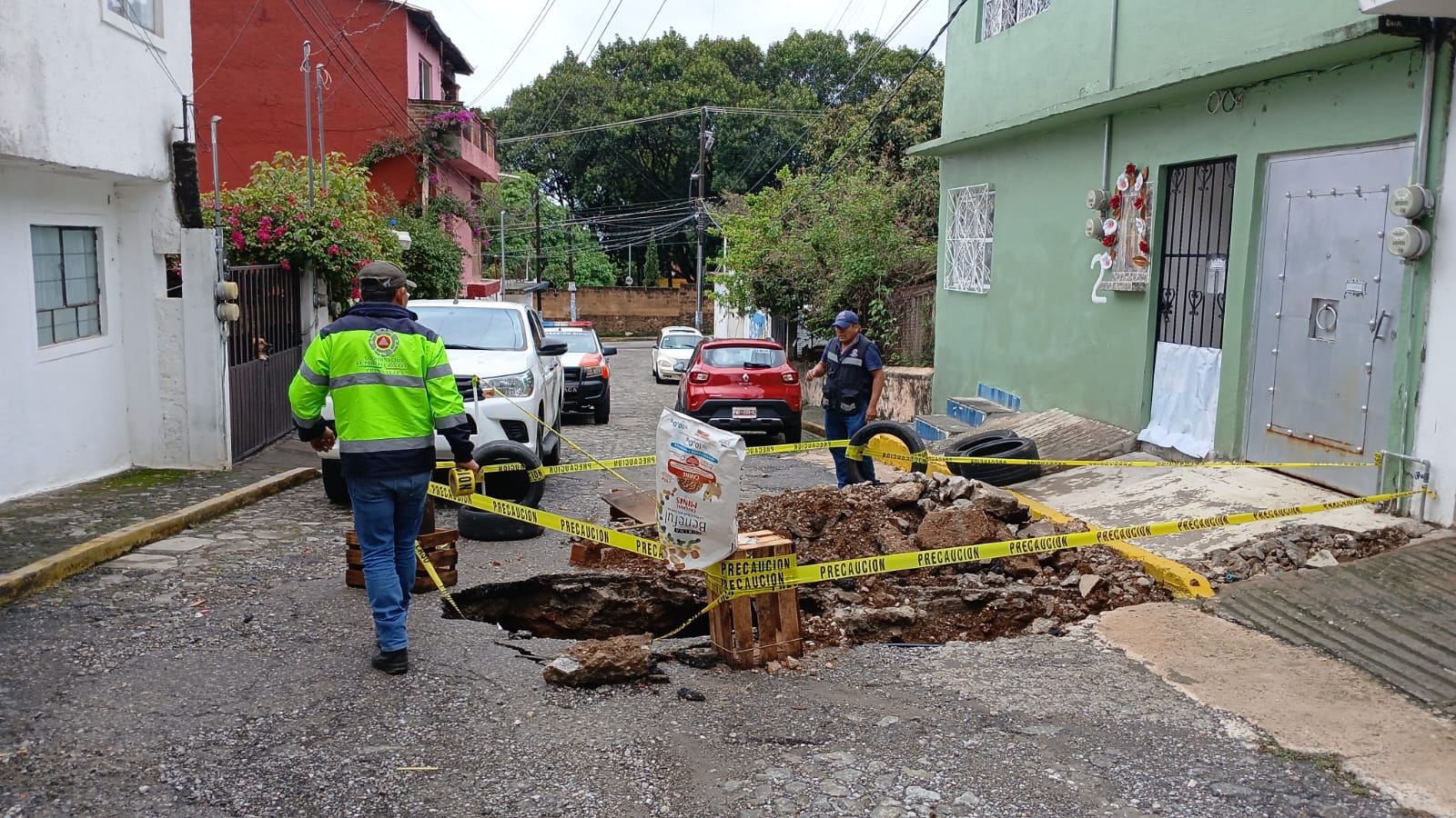 Puede ser una imagen de 2 personas y texto