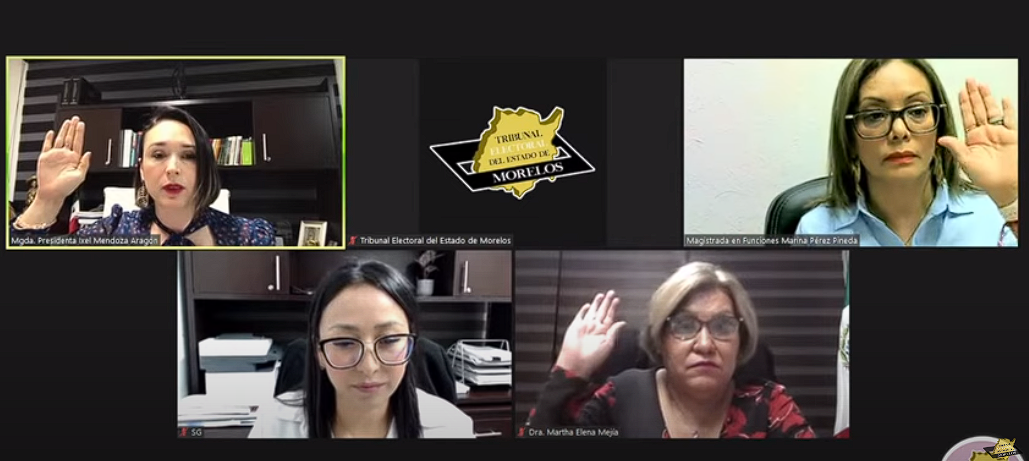 Una foto de un grupo de personas sonriendo Descripción generada automáticamente