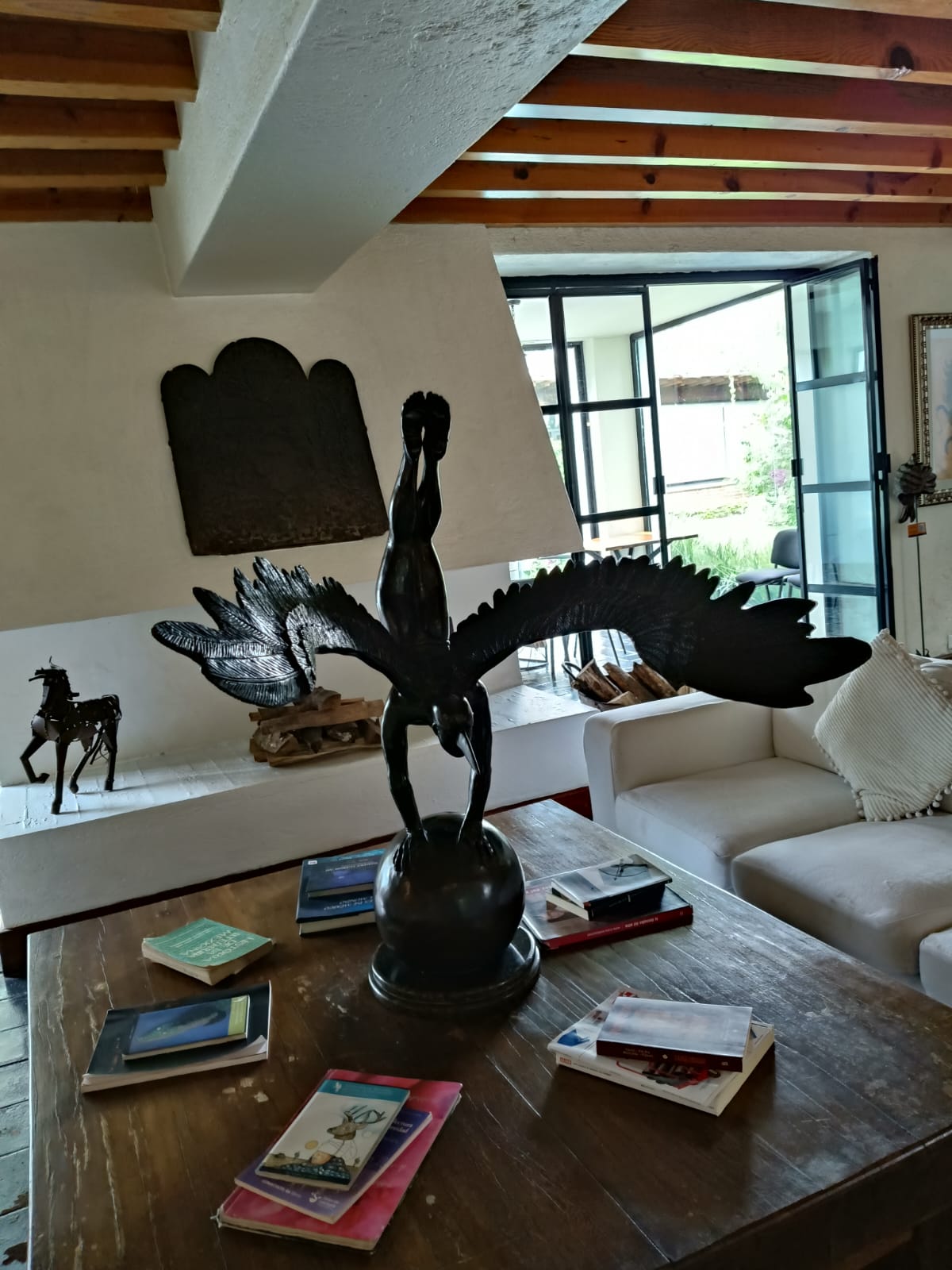 Una sala de estar Descripción generada automáticamente