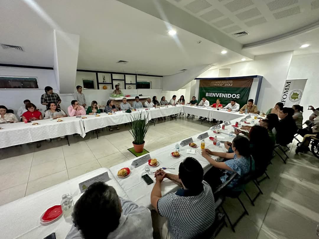 Un grupo de personas en un salón El contenido generado por IA puede ser incorrecto.