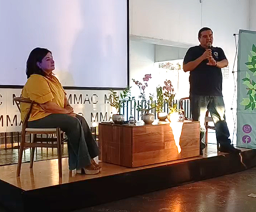 Imagen que contiene interior, hombre, persona, tabla El contenido generado por IA puede ser incorrecto.