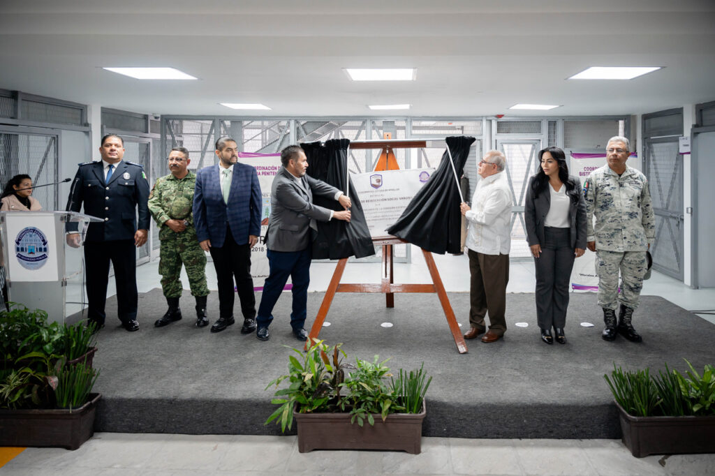 INAUGURAN CENTRO DE REINSERCIÓN SOCIAL VARONIL 10