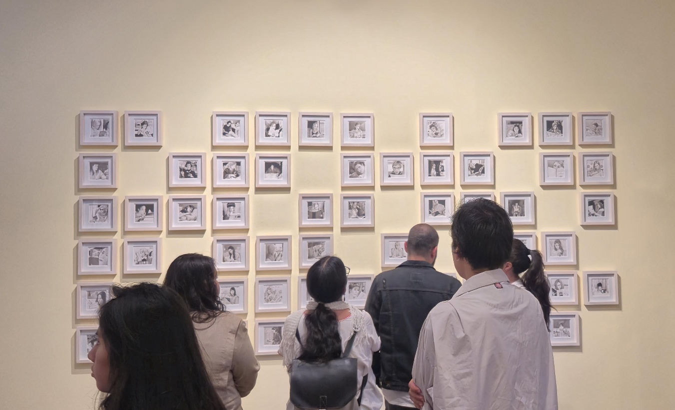 Un grupo de personas en un salón de clases El contenido generado por IA puede ser incorrecto.