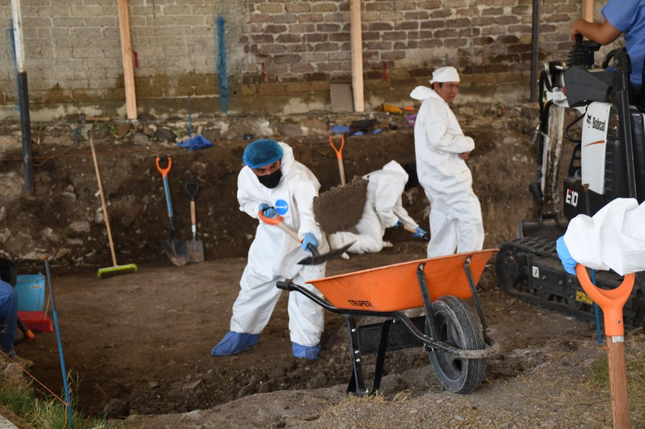 Imagen que contiene edificio, exterior, persona, hombre El contenido generado por IA puede ser incorrecto.