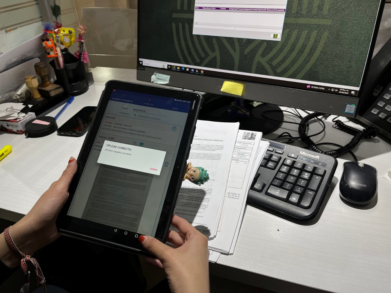 Interfaz de usuario gráfica, Aplicación, Teams El contenido generado por IA puede ser incorrecto.