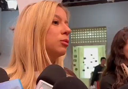 Mujer con la boca abierta El contenido generado por IA puede ser incorrecto.