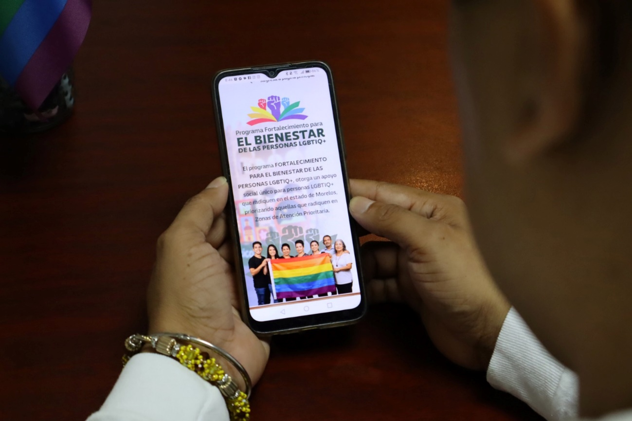 Imagen que contiene interior, tabla, persona, pequeño El contenido generado por IA puede ser incorrecto.