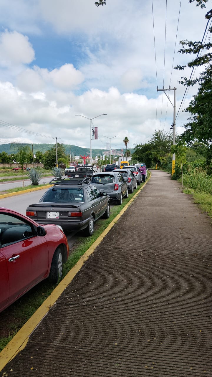 Una carretera con coches El contenido generado por IA puede ser incorrecto.