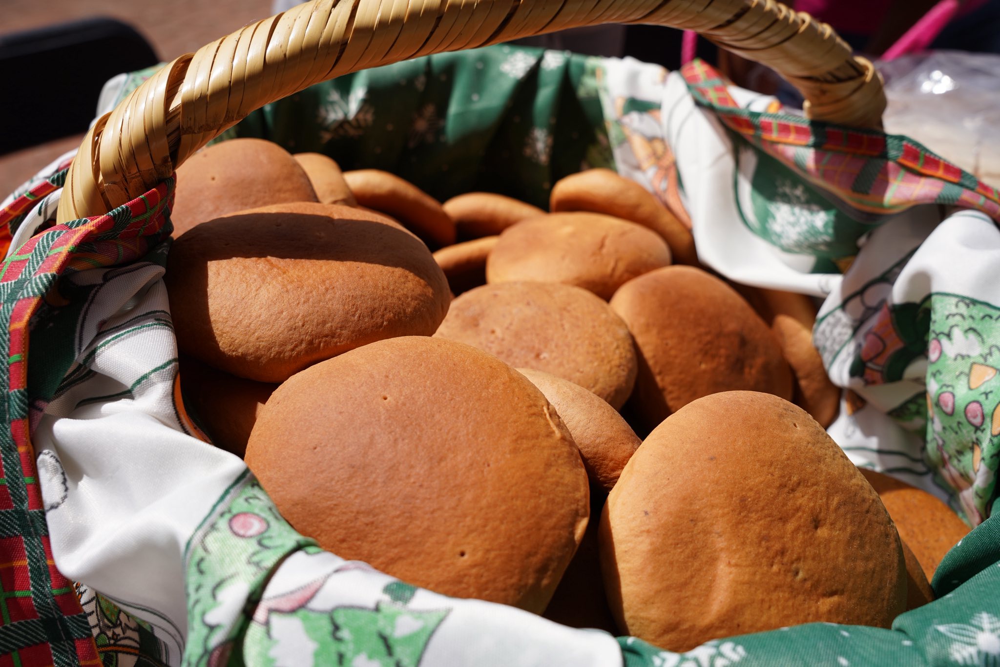 Imagen que contiene interior, tabla, comida, bolsa El contenido generado por IA puede ser incorrecto.