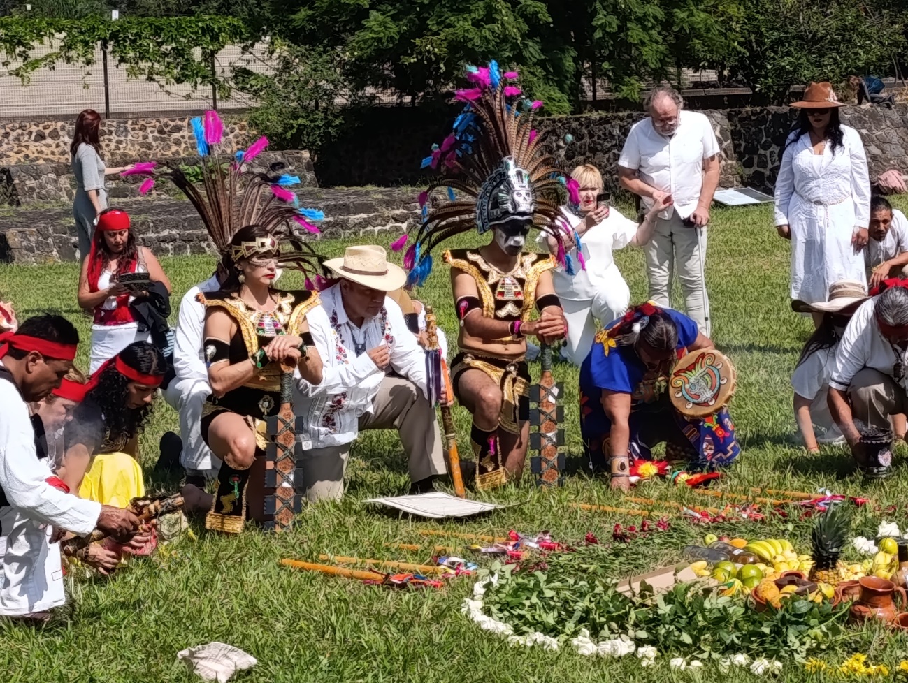 Un grupo de personas en un parque de diversiones El contenido generado por IA puede ser incorrecto.