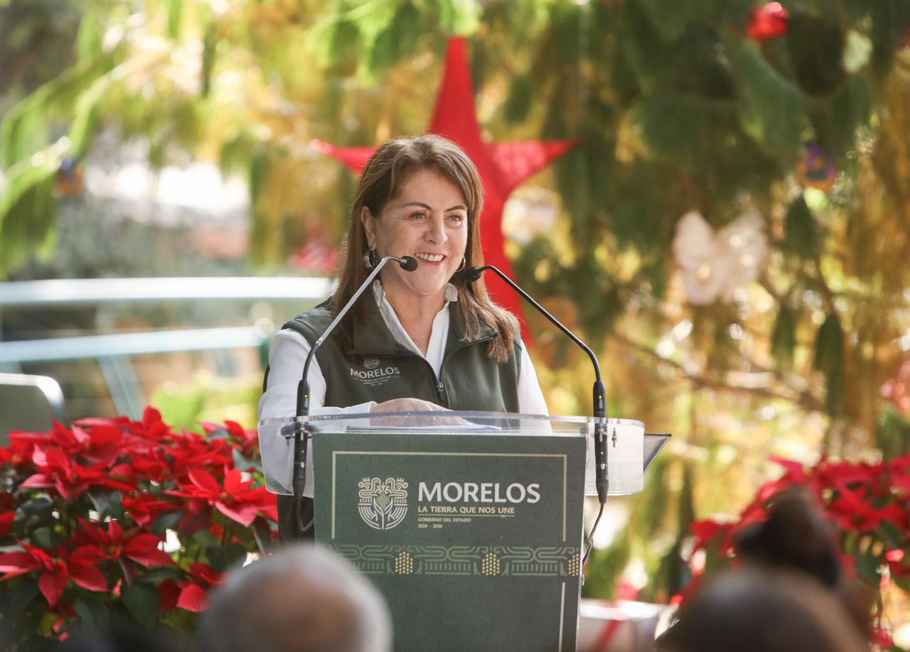 Imagen que contiene exterior, mujer, frente, parado El contenido generado por IA puede ser incorrecto.