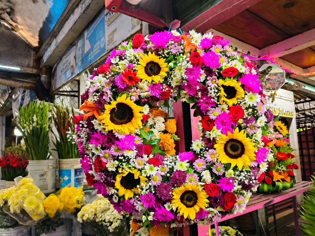 Imagen que contiene tabla, flor, colorido, comida El contenido generado por IA puede ser incorrecto.